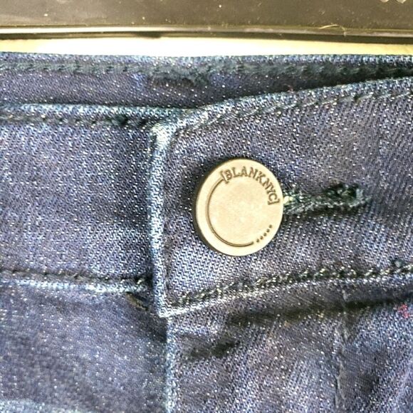 Women's BlankNYC NWT Denim Stretchy Pencil Skirt Waist Size 26/XS/Small - Picture 9 of 13
